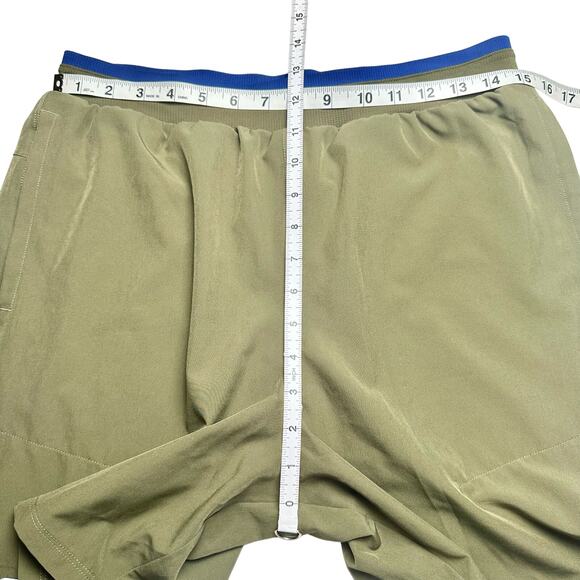 Fabletics | Men | The Fundamental Short II Moss 7 Inch Athletic Shorts | Small - Picture 4 of 11